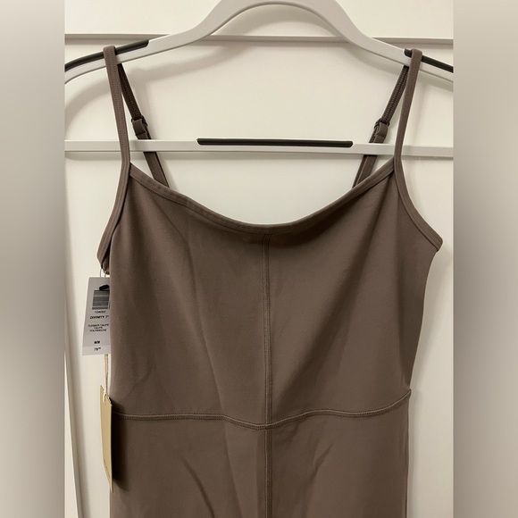 Aritzia divinity 7” jumpsuit in TAUPE - Picture 1 of 6